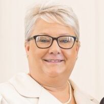 Sommer - SmartBank - Headshot